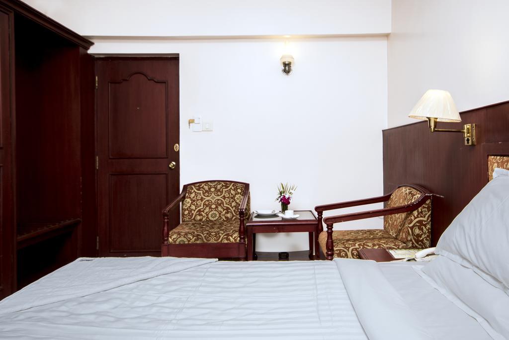 Rr Residency Hotel Kodaikanal Room photo